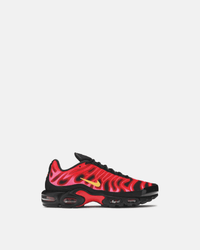 AIR MAX PLUS TN x SUPREME “UNIVERSITY RED”