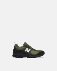 NEW BALANCE x 2002R “THE BASEMENT MOSS GREEN”