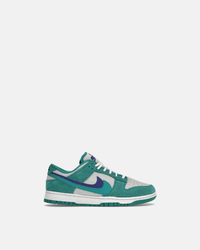 NIKE x DUNK LOW SE “NEPTUNE GREEN”