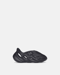 YEEZY x FOAM RUNNER “ONYX”